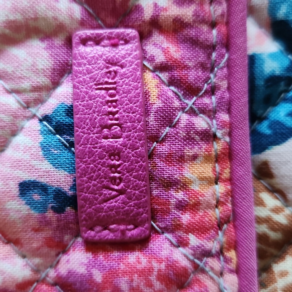 Vera Bradley pink crossbody bag - Picture 3 of 10